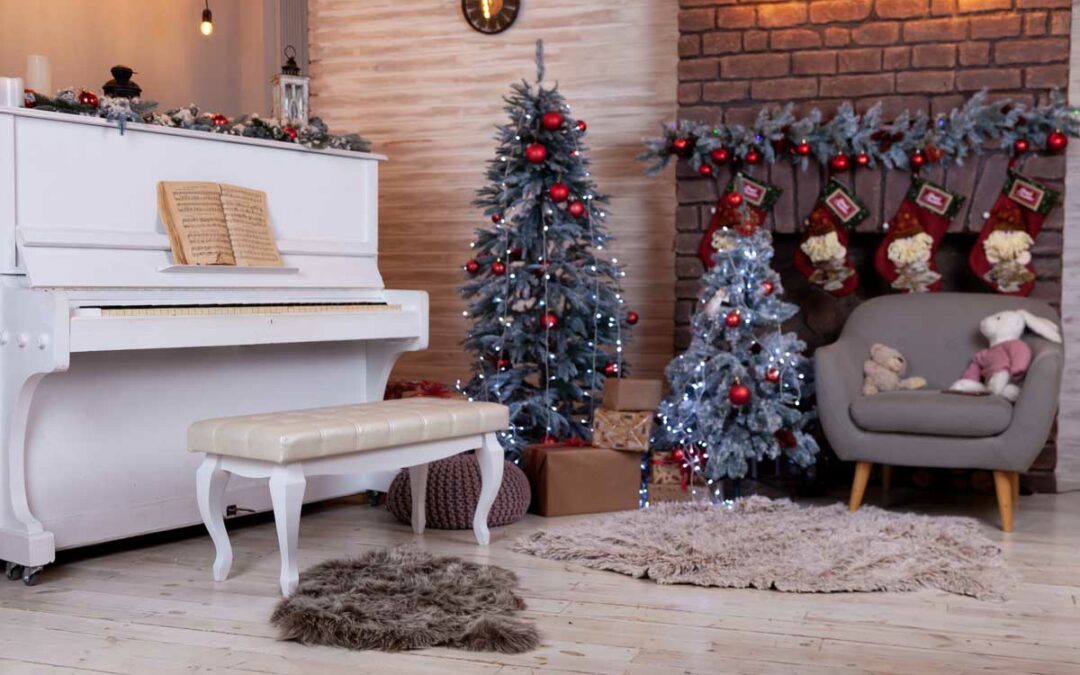 Christmas Season Themed Songs with Dou Piano Playing